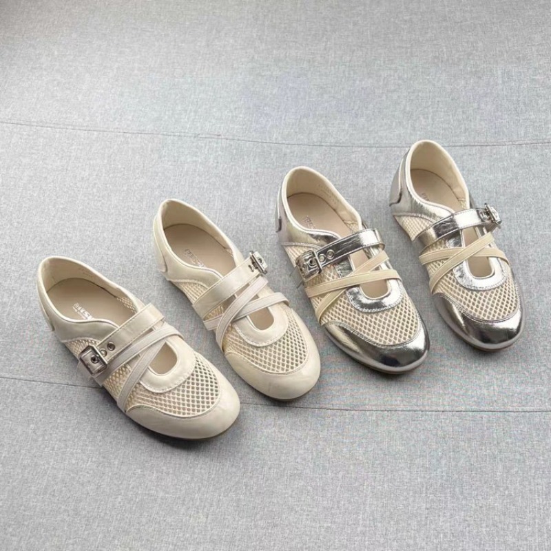 Sneakers - Sepatu Sneakers Anyaman Berongga Model Terbaru