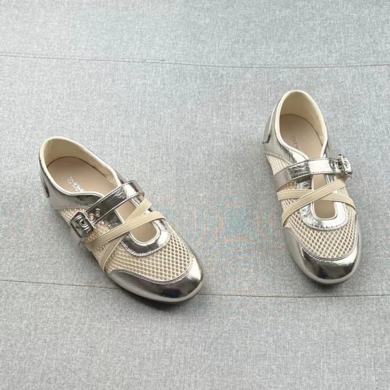 Sepatu Sneakers Anyaman Berong - Sneakers ulasan dan harga