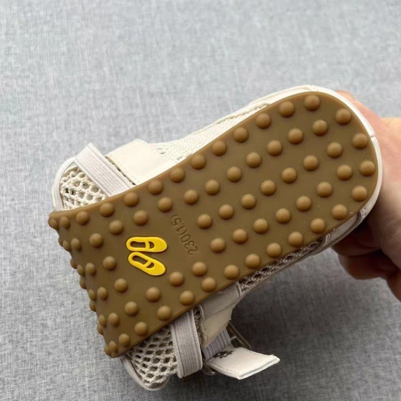 Sepatu Sneakers Anyaman Berong - Sneakers ulasan dan harga